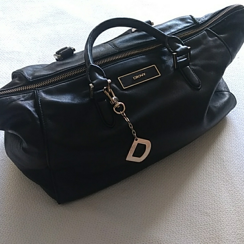 DKNY  genuine leather bag